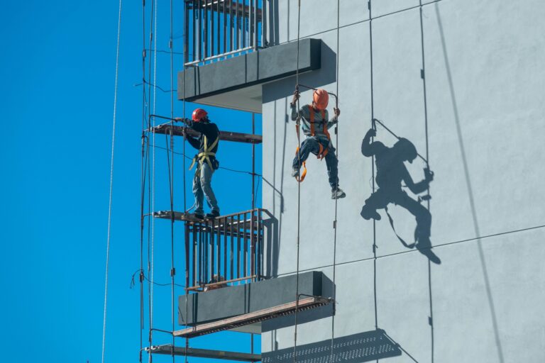 Apartment Complex Maintenance: Coordinating Services Across Multiple Units and Common Areas